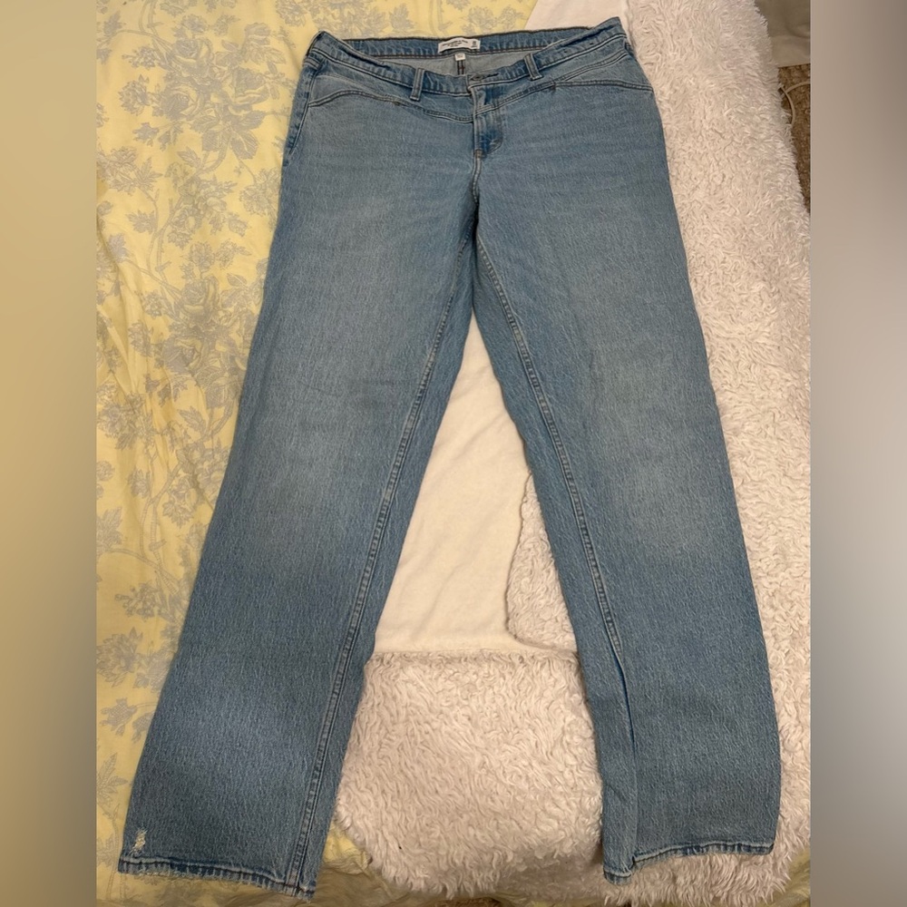 Abercrombie & Fitch The 90s Straight Mid Rise Curve Love 14L
